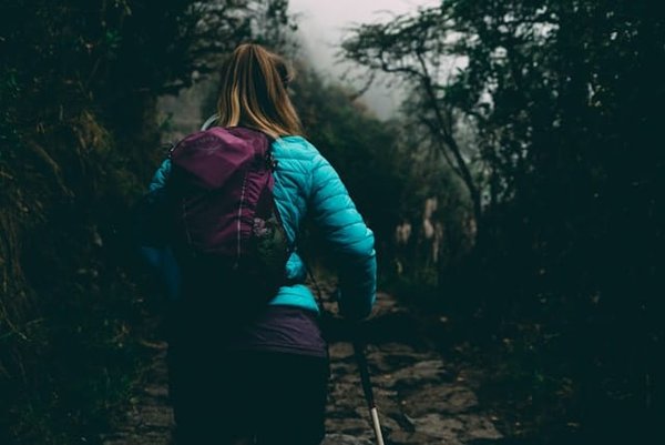 Les essentiels pour une sortie en montagne : votre liste de matériel à ne pas oublier